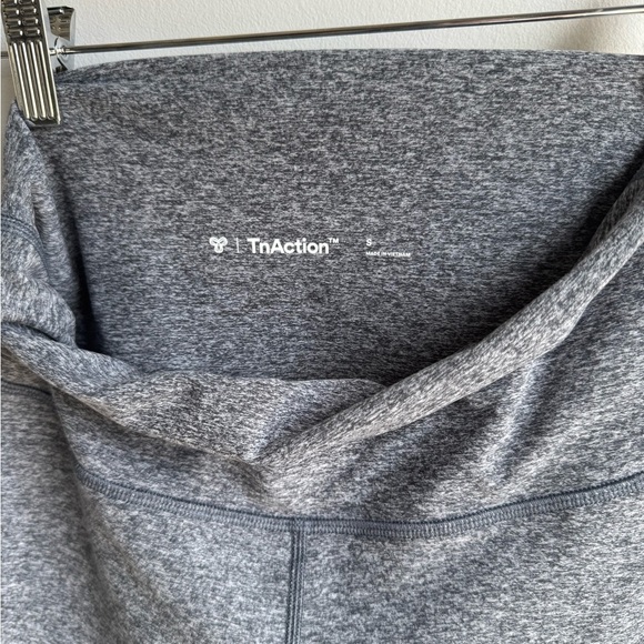 Aritzia TNA Active high rise Heather Blue Grey Butter Soft Bike Shorts 7” size S - Picture 3 of 7